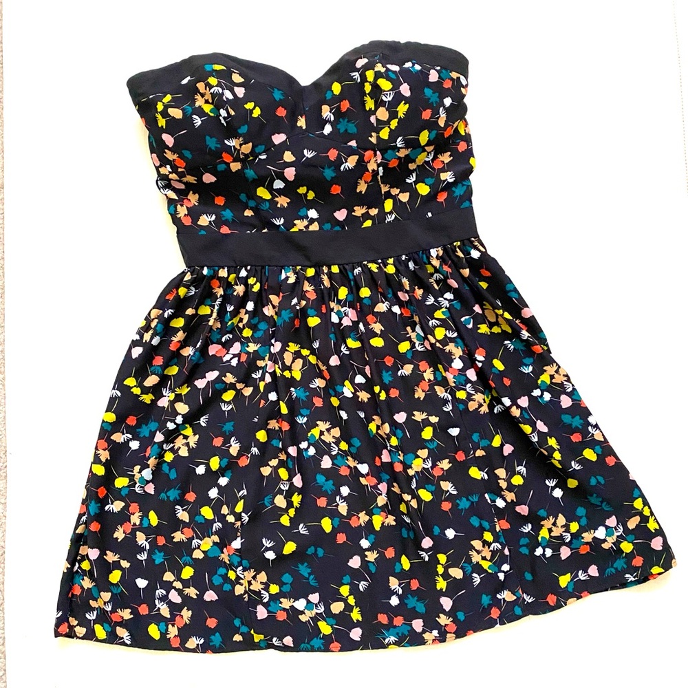 Strapless Kimchi Blue short dress